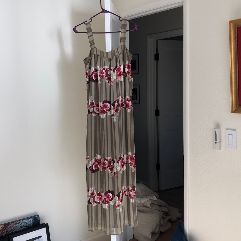 BR floral maxi dress size 2